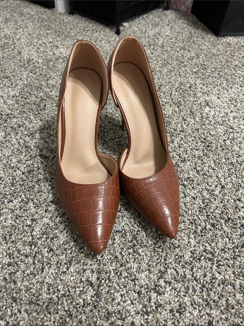 SHEIN Croc-Embossed Pointed Toe Pumps in Brown